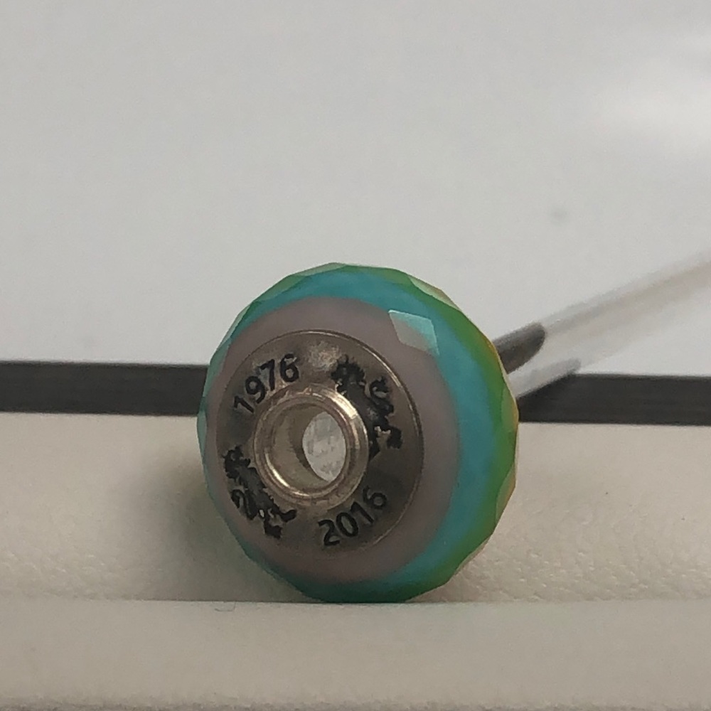 🌈 Trollbeads Celebrate Life (Retired) - Picture 2 of 2